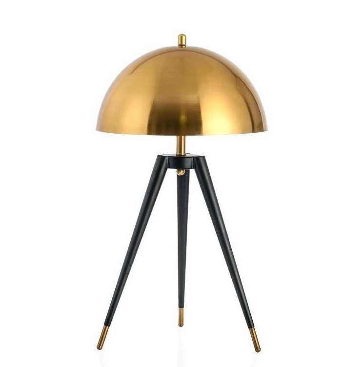 Дизайнерский настольный светильник Fife Tripod Table Lamp