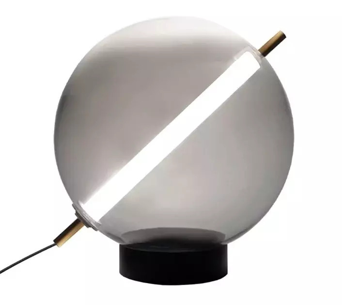 Дизайнерский настольный светильник Vega 2